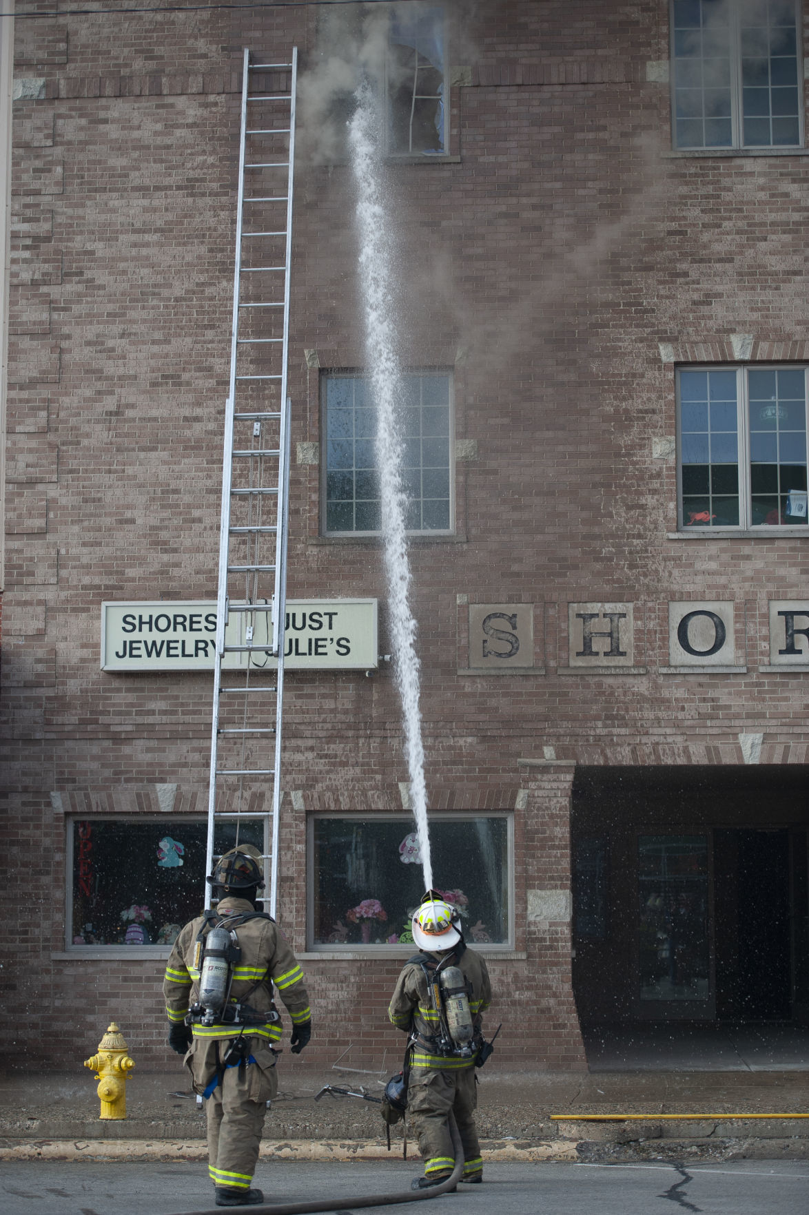 Shores Building Fire 10 (03/21/19)